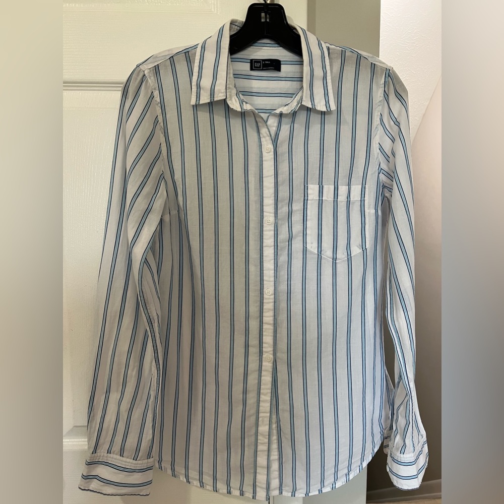 Business casual and comfortable GAP women’s shirt Cotton 100%,size S Tall